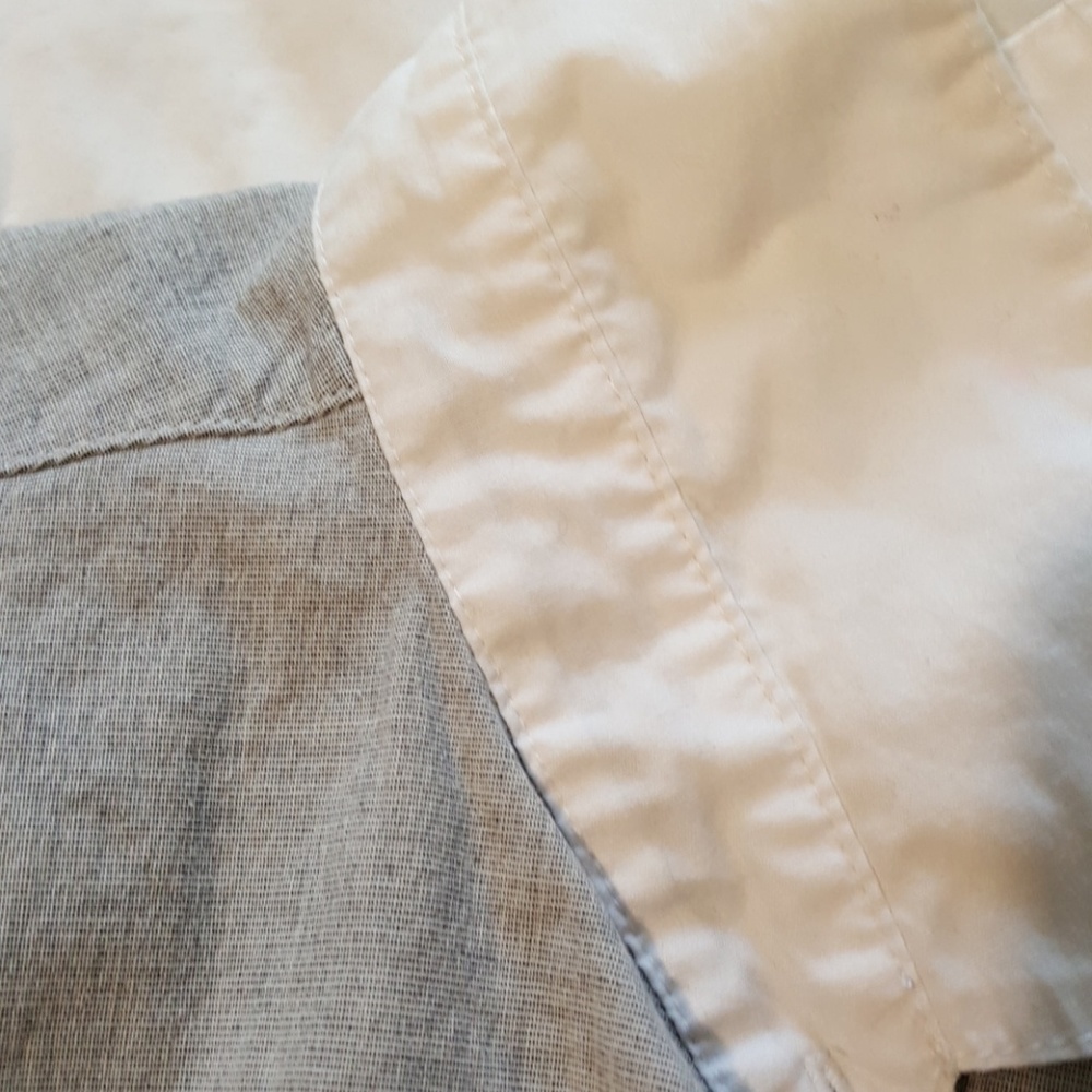 Button down - Picture 3 of 3